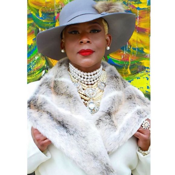 Meet your Posher, Shonda - Picture 1 of 1